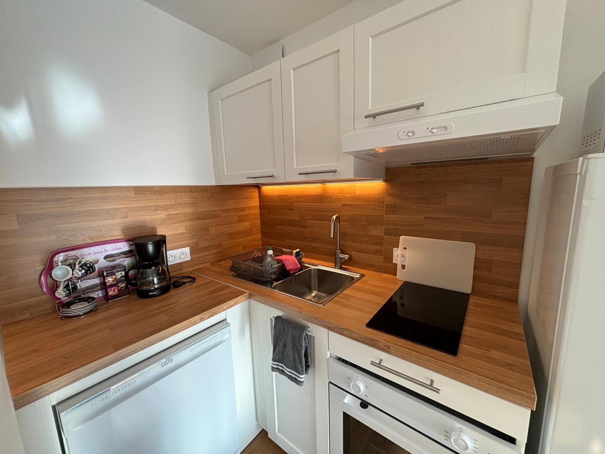 Location D'Un Superbe Appartement Avec Piscine Roquebrune-sur Argens Exteriér fotografie